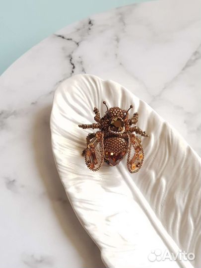 Брошь объемная 