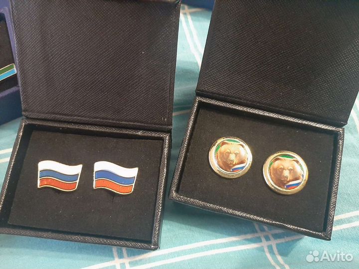 Запонки в подарочных коробках