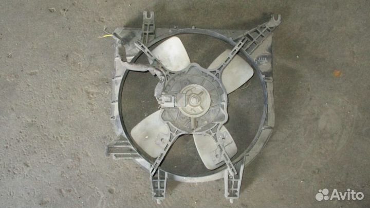 Мазда демио вентилятор радиатора 96-02 год
