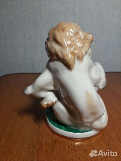 Фарфоровая статуэтка лфз Лев и заяц
