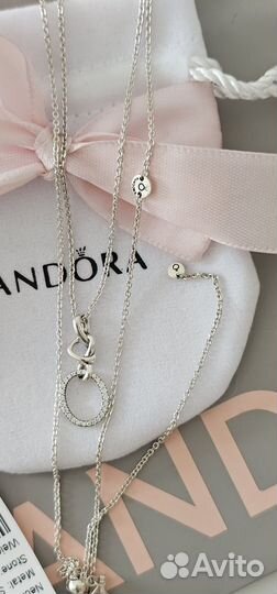 Колье Сверкающие сплетенные сердца Pandora