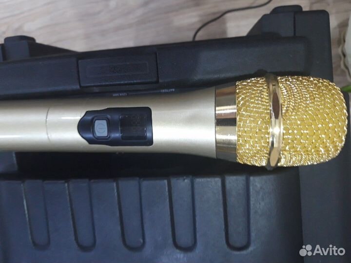 Музыкальная колонка большая