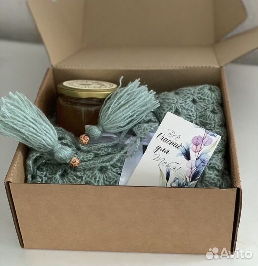 Шаль (бактус) и мед - душевный подарок для женщин