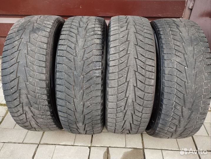 Hankook Winter I'Cept IZ2 215/60 R16 99T