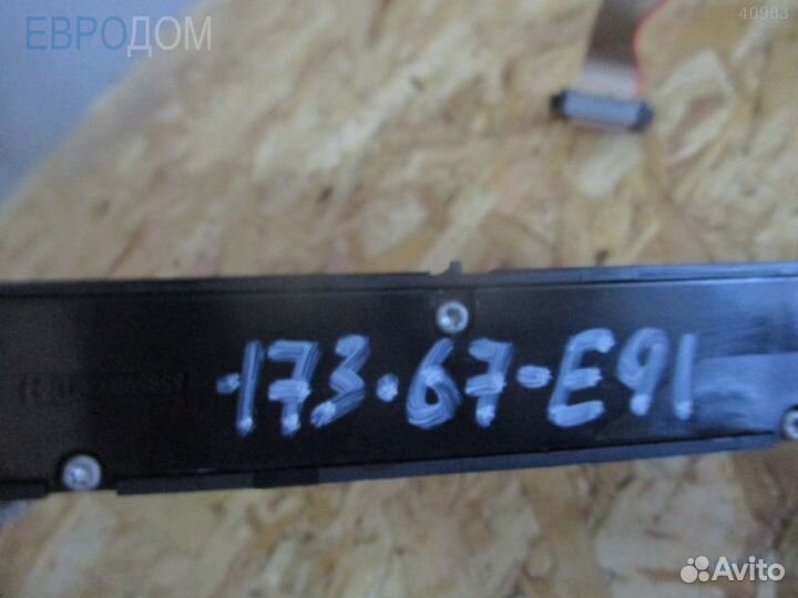 Переключатель в центральной консоли BMW E81 s1091150