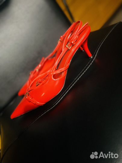 Продам босоножки