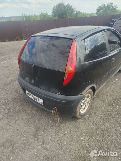 Fiat Punto 1.2 2000 год в разборе