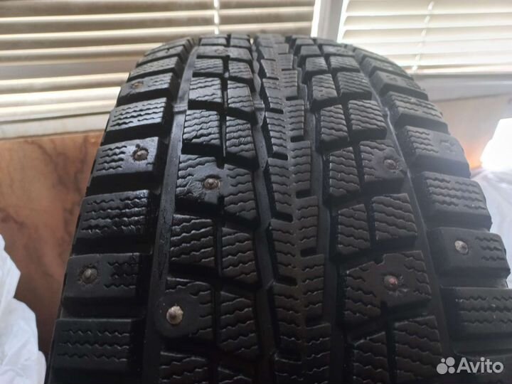 Dunlop SP Winter Ice 01 215/65 R16 102T