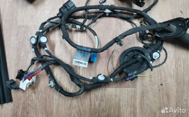 Audi A5 8w8 стекло замок левой двери передней