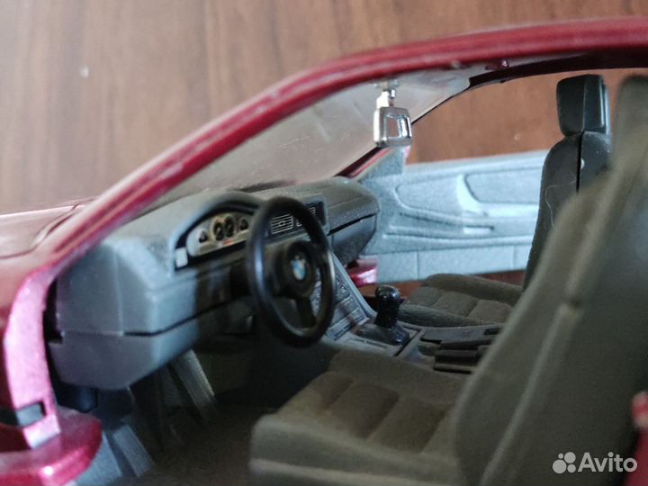 Коллекционная bmw 850 i 35 лет