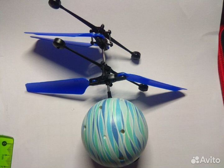 Светящийся летающий шар