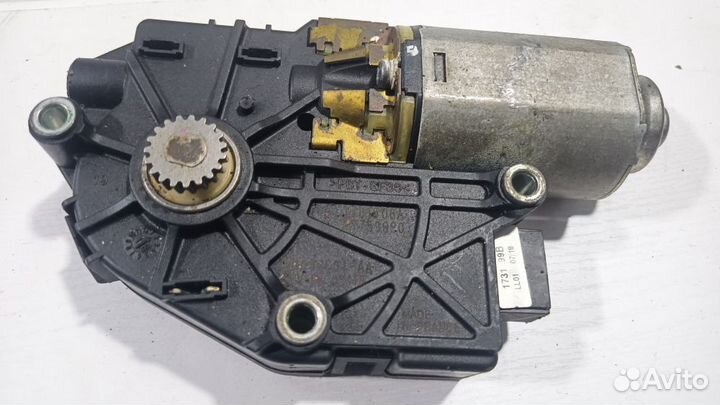 Моторчик люка BMW 5 G30/G31 2018 7316536