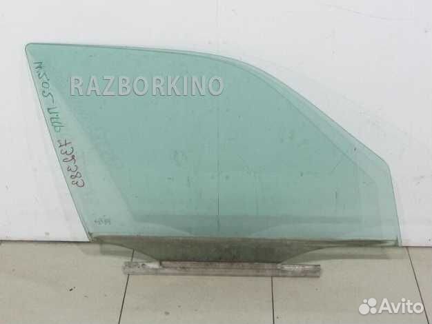 Стекло передней правой двери