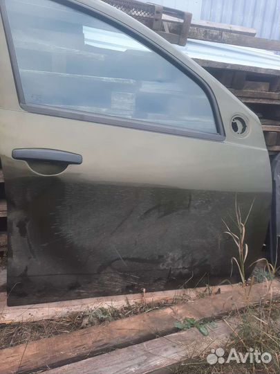 Дверь renault duster передная правая