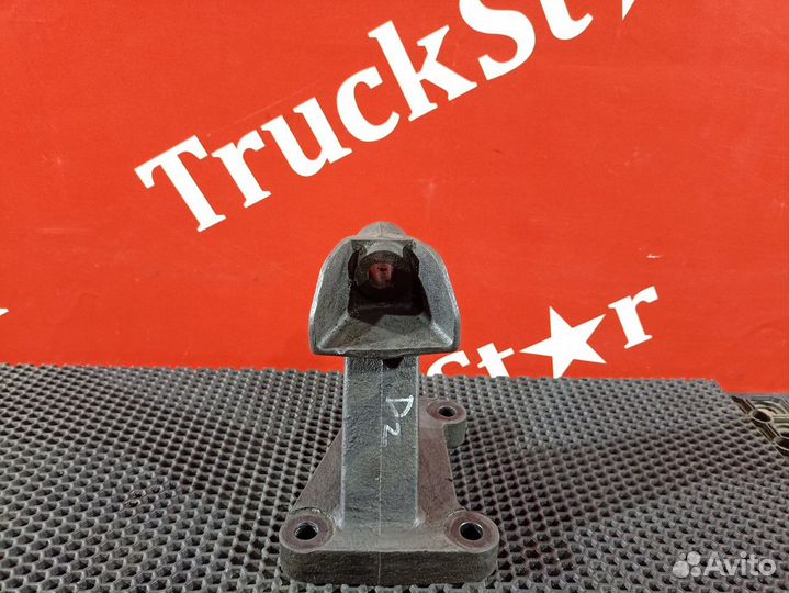 Кронштейн двигателя правый Daf XF106