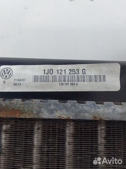 Радиатор охлаждения Volkswagen Golf 4 1998-2006