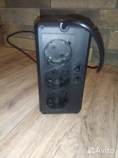 Бесперебойник CyberPower ut650eg