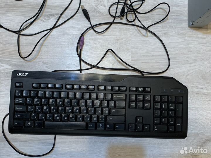 Куча проводов, зарядки lightning