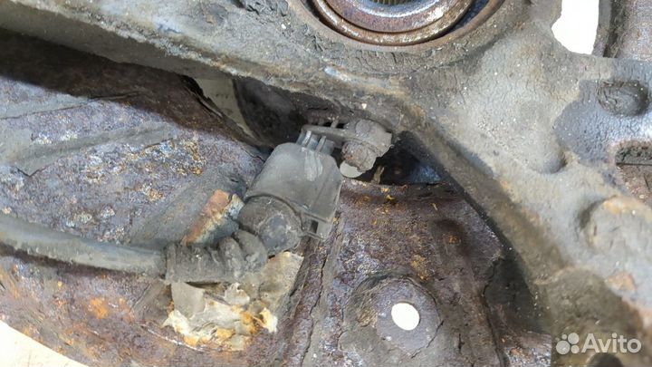 Ступица (кулак, цапфа) правая передняя Volkswagen Touareg