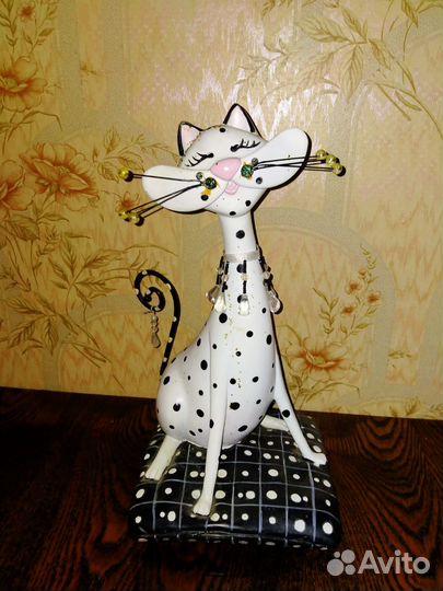 Статуэтка кошки