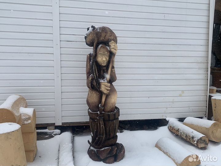 Резные фигуры из дерева