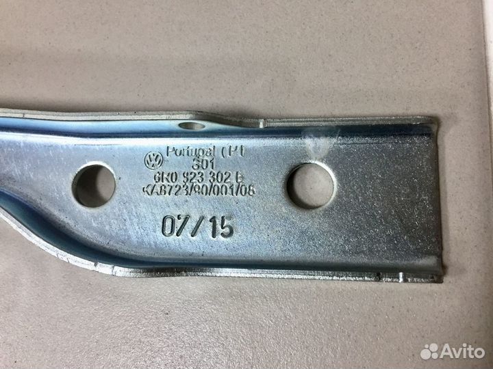 Петля капота правая VW polo HB 2009 - / SED 2011