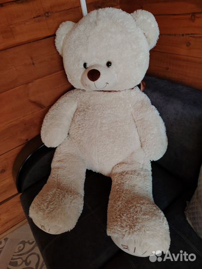 Большой плюшевый мишка