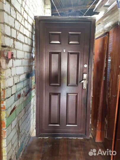 Дверь входная железная уличная бу