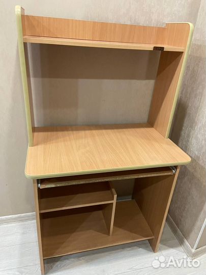 Продам компьютерный стол