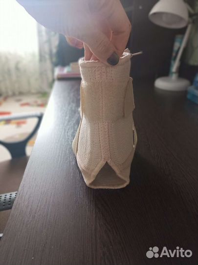 Лангетка на ногу