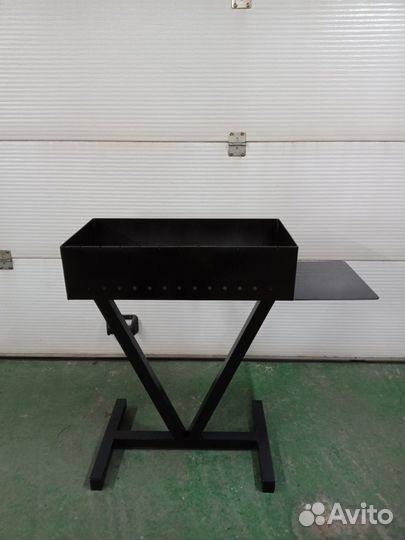 Мангал новый со столиком и без