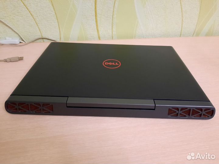 Ноутбук игровой Dell Inspiron 7566 / GTX 960m / i7