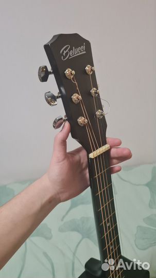 Акустическая гитара