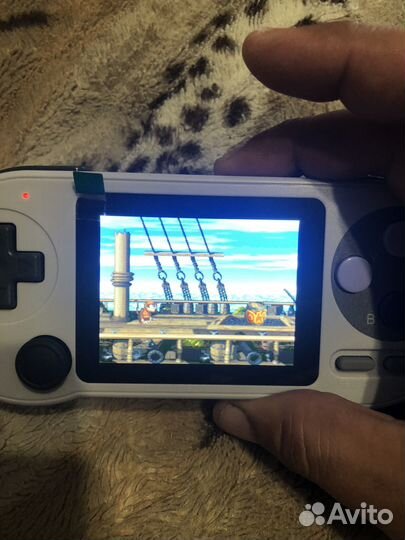 Игровая консоль