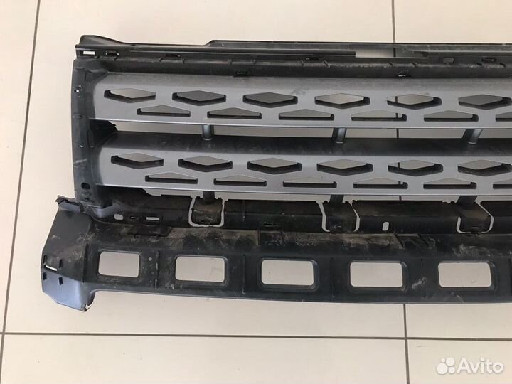 Решетка радиатора Discovery 4