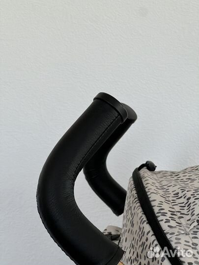 Прогулочная коляска-трость elodie