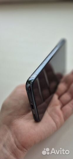 Samsung Galaxy S22, 8/256 ГБ