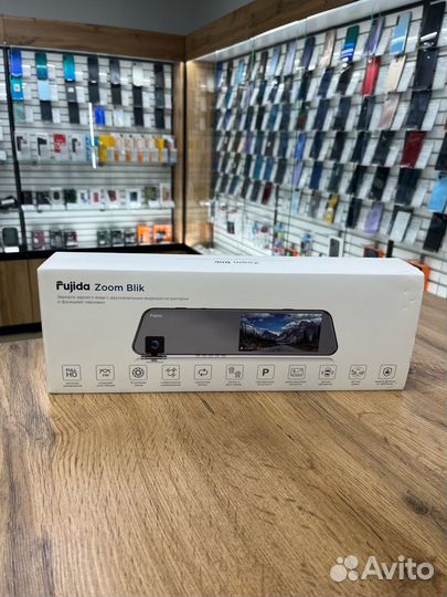 Fujida Zoom Blik - видеорегистратор-зеркало