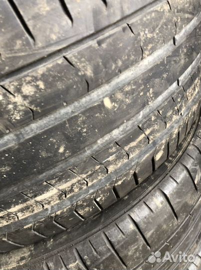 Pirelli P Zero PZ4 275/35 R21
