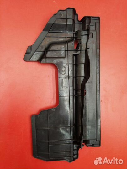 Дефлектор радиатора левый Toyota Camry V50