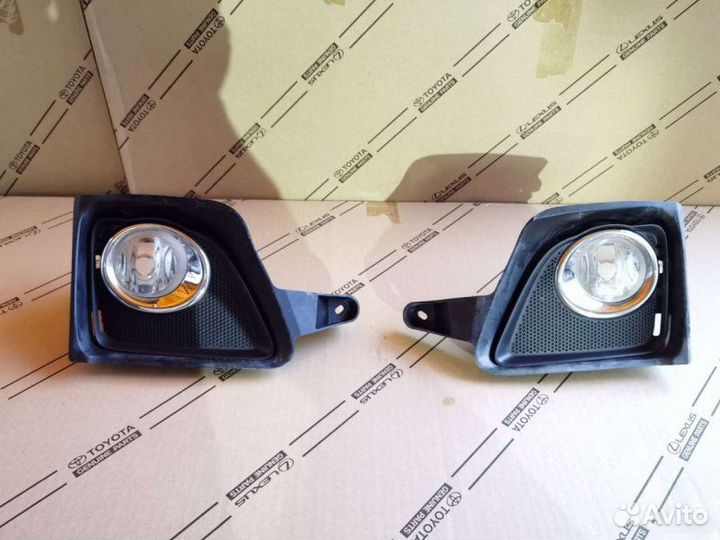 Рамка противотуманной фары Lexus Lx 570 J200