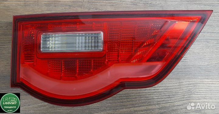 Фонарь крышки багажника (внутренний) правый Jaguar