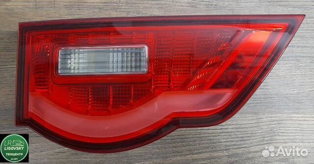 Фонарь крышки багажника (внутренний) правый Jaguar