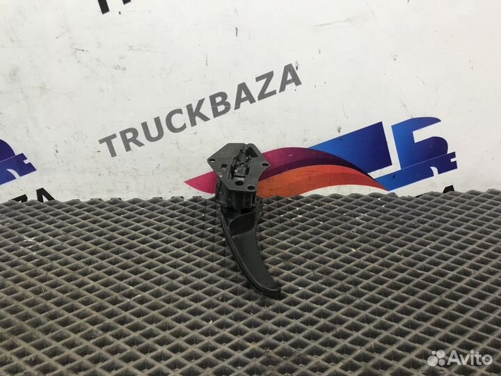 0007250107 Ручка двери внутренняя правая