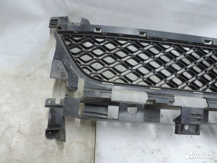 Решетка бампера Renault Sandero Stepway 2014