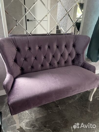 Диван в каретной стяжке + 6 стульев