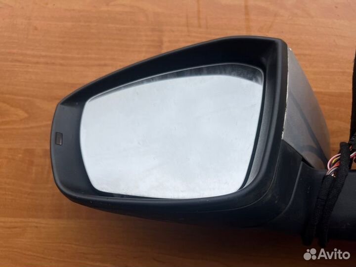Зеркало наружное заднее левое Skoda Octavia A7