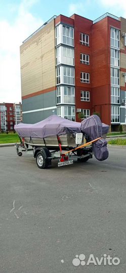 Лодка с мотором