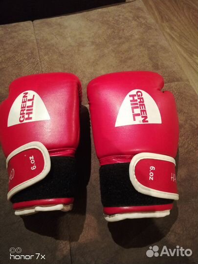 Детские боксерские перчатки, почти новые