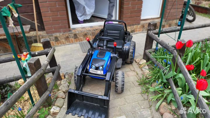 Детский электромобиль трактор